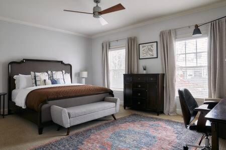 The Commodore - Stunning Vandy Home, Walk To It All Nashville Eksteriør billede