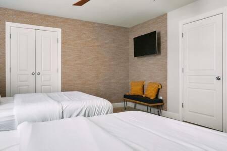 The Commodore - Stunning Vandy Home, Walk To It All Nashville Eksteriør billede