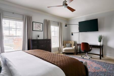 The Commodore - Stunning Vandy Home, Walk To It All Nashville Eksteriør billede